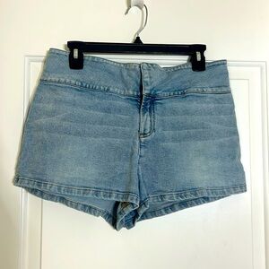 Alice + Olivia Denim Shorts size 32